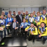 Украинские паралимпийцы триумфально вернулись домой с ЧМ по зимним видам спорта