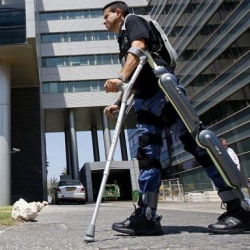 Экзоскелет даст шанс инвалидам ходить